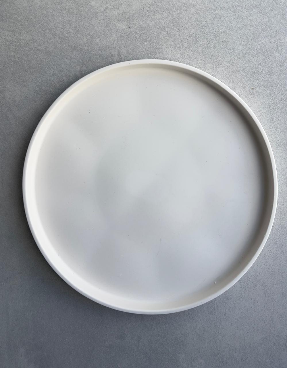 Large round tray